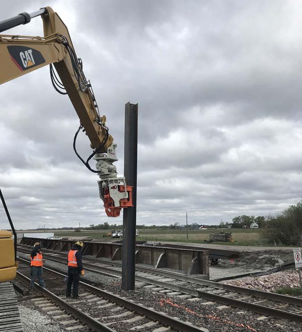 Grizzly Sheet Pile Driver - Image 2